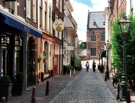 Gasse in Leiden, Holland